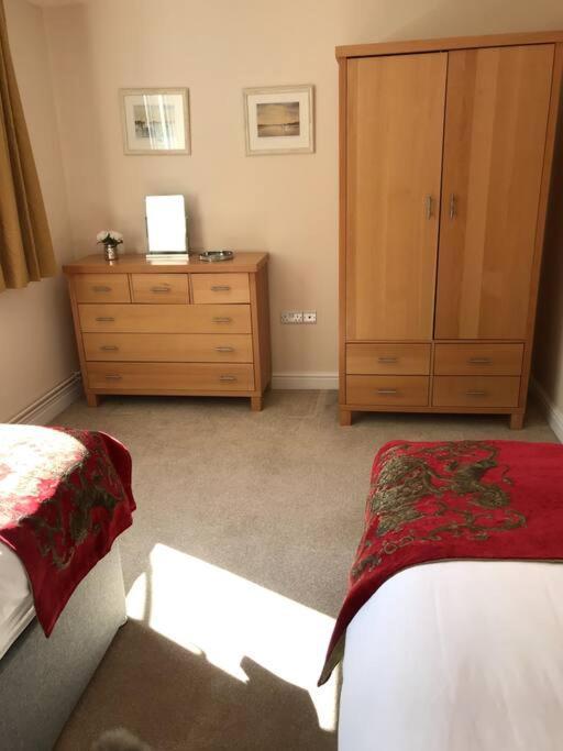 Lovely Two Bedroom Bungalow With Hot Tub Yeovil Zewnętrze zdjęcie