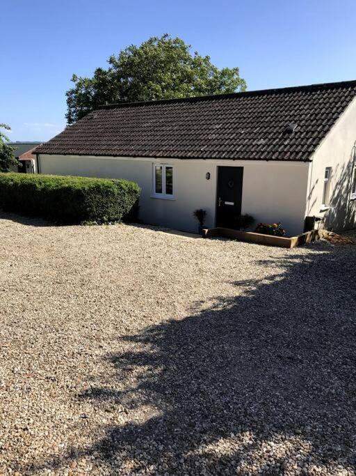 Lovely Two Bedroom Bungalow With Hot Tub Yeovil Zewnętrze zdjęcie